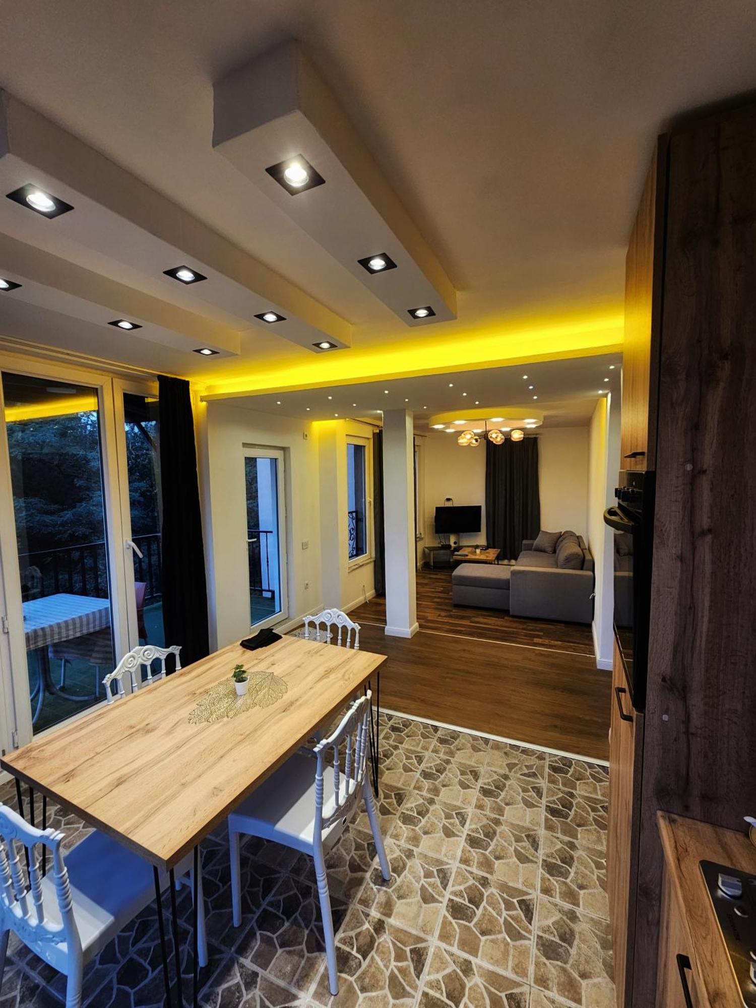 Green Apartments Prishtina プリシュティナ エクステリア 写真